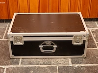 Set van 4 moderne wedstrijdlampen in flight case - afbeelding 4 van  4