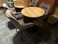 Set van 4 zeteltjes en 2 tafeltjes - afbeelding 1 van  7