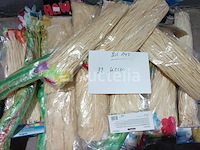 Set van 42 pakken hawaiiaanse carnaval of andere rokken - nieuw set van 8 hawaiiaanse rokken - nieuw voor carnaval of andere set van 22 pakjes hawaiiaanse rokken - nieuwe diverse - afbeelding 1 van  3