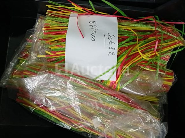 Set van 42 pakken hawaiiaanse carnaval of andere rokken - nieuw set van 8 hawaiiaanse rokken - nieuw voor carnaval of andere set van 22 pakjes hawaiiaanse rokken - nieuwe diverse - afbeelding 2 van  3