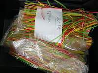 Set van 42 pakken hawaiiaanse carnaval of andere rokken - nieuw set van 8 hawaiiaanse rokken - nieuw voor carnaval of andere set van 22 pakjes hawaiiaanse rokken - nieuwe diverse - afbeelding 2 van  3