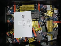 Set van 43 kleine vuurwerkpakketten - nieuw set van 35 pakjes van 4 vuurwerk voor taarten of champagneflessen - nieuw set van 27 pakjes kleine vuurwerktouw - nieuw set van 76 kleine vuurwerk- en primerpakketten - nieuw - afbeelding 4 van  4