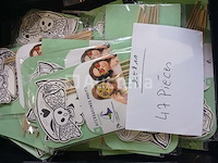 Set van 48 grote a4-mappen - nieuw set van 12 grote zakjes crêpepapier - nieuw voor doe-het-zelf of anders - nieuw set van 6 potten voor bloemstukken - nieuw set van 47 pakketten kleurmaskers - nieuw - afbeelding 1 van  4