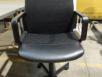 Set van 4x diverse tafels + 4 bureaustoelen - afbeelding 3 van  4