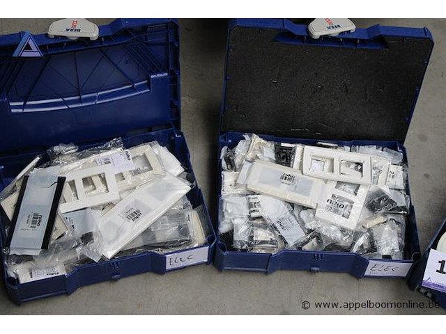 Set van 5 gereedschapskoffers - elektronica componenten, kabels - afbeelding 2 van  3