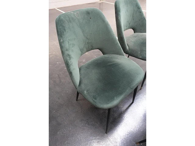 Set van 5 groene velvet stoelen met goudkleurige afwerking - afbeelding 2 van  5