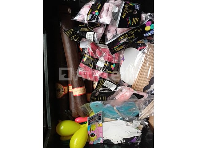 Set van 504 beschermende maskers - nieuw set van 26 mappen - nieuw set van 142 decoratieve items, doe-het-zelf, kleuren enzovoort - nieuw partij 38 deco dolphin - nieuw lot van 41 diverse verkoopartikelen - nieuw lot van 33 stukken - nieuw set van 38 diverse mobiele telefoonhoesjes - nieuw set van 10 pakjes van 25 jumbo rietjes - nieuw - afbeelding 9 van  10