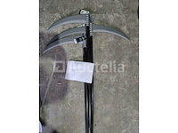 Set van 54 grote carnavalsaccessoire-bijlen - nieuw set van 5 grote nep-kermisaccessoires - nieuw set van 9 indiase kermisbijlen - nieuw - afbeelding 2 van  3