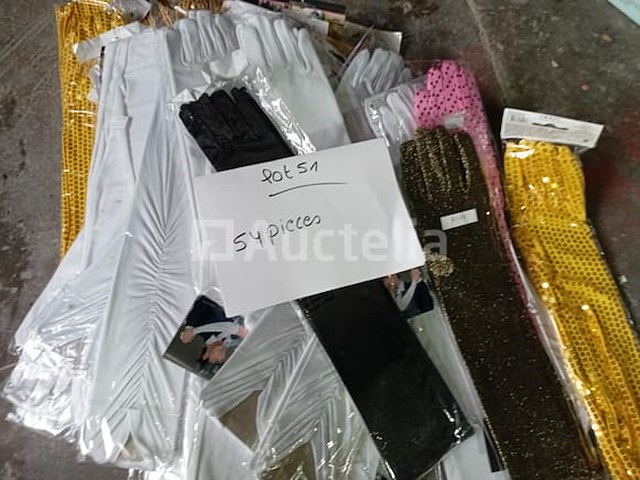 Set van 54 pakketten van verschillende carnival- of andere handschoenen - nieuwe verschillende modellen en kleuren set van 37 pakketten van verschillende carnival- of andere handschoenen - nieuwe verschillende modellen en kleuren - afbeelding 1 van  2