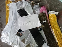 Set van 54 pakketten van verschillende carnival- of andere handschoenen - nieuwe verschillende modellen en kleuren set van 37 pakketten van verschillende carnival- of andere handschoenen - nieuwe verschillende modellen en kleuren - afbeelding 1 van  2