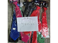 Set van 6 sets hoofdband + strik + panterstaart - nieuw set van 4 pakketten, hoofdband + strik + staart olifant - nieuw set van 5 pakken luxe kermishandschoenen - nieuwe diverse modellen set van 12 pakketten, set hoofdband + strik + staart, verschillende dieren - nieuw set van 43 pakketten carnavals- en feestdecoratie-items - nieuw set van 6 grote gigantische vergrootglas kermisitems - nieuw 1 set prachtige minnie carnival-accessoires - nieuw set van 9 verschillende dassen - nieuw - afbeelding 5 van  8