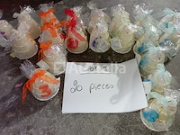 Set van 63 pakketten van 5 kaarsen voor lantaarn - nieuw (dus in totaal 315 kaarsen) set van 18 pakjes van 10 magische verjaardagskaarsen - nieuw (dus in totaal 180 kaarsen) set van 9 onderdelen feestelijke items - nieuwe set van 27 pakjes primers verschillende modellen voor kinderpistoolspeelgoed - nieuw lot van 20 grote taartvormige kaarsen - nieuw - afbeelding 4 van  5