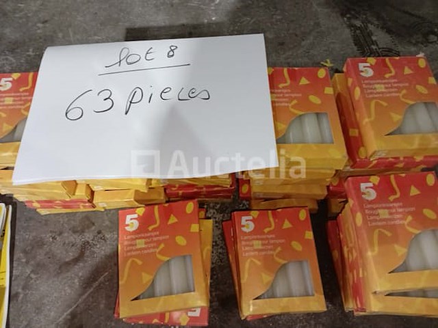 Set van 63 pakketten van 5 kaarsen voor lantaarn - nieuw (dus in totaal 315 kaarsen) set van 18 pakjes van 10 magische verjaardagskaarsen - nieuw (dus in totaal 180 kaarsen) set van 9 onderdelen feestelijke items - nieuwe set van 27 pakjes primers verschillende modellen voor kinderpistoolspeelgoed - nieuw lot van 20 grote taartvormige kaarsen - nieuw - afbeelding 5 van  5