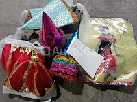 Set van 7 borsalino-hoeden - nieuw set van 3 st. patrick's day-hoeden set van 34 diverse carnavalshoeden - nieuw set van 21 diverse carnavalshoeden - nieuw set van 23 diverse carnavalshoeden - afbeelding 4 van  5