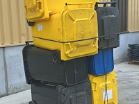 Set van 7 rolcontainers 240l