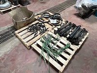 Set van 77 reserveonderdelen voor de amazone zaaimachine – buizen, trechters, balgen, flexi-vingers en tanden. diverse landbouw