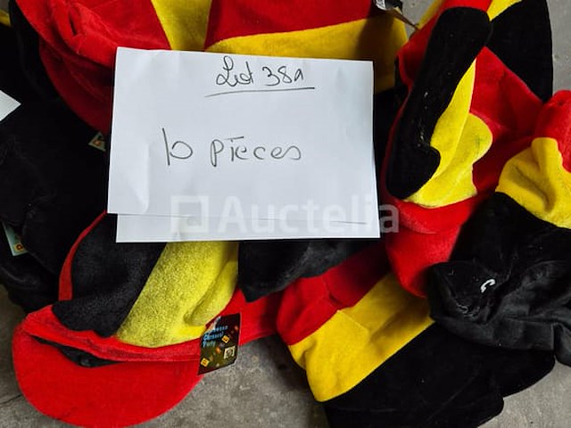Set van 8 marinemutsen - nieuw set van 10 belgische supporter cap and bob items - nieuw set van 16 rasta-sjaals - nieuw set van 7 hoogwaardige witte sjaals - nieuw set van 4 mickey glove + hoofdband sets - nieuw set van 8 sets hoofdband + strik + staart verschillende dieren - nieuw carnival item set van 10 nepkettingen - nieuw set van 15 gigantische poppen voor carnival - nieuw set van 11 pakjes kerstwijnlabels om aan te passen - nieuw set van 11 pakken hoofdband + giraffestaartset - nieuw - afbeelding 5 van  10
