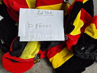 Set van 8 marinemutsen - nieuw set van 10 belgische supporter cap and bob items - nieuw set van 16 rasta-sjaals - nieuw set van 7 hoogwaardige witte sjaals - nieuw set van 4 mickey glove + hoofdband sets - nieuw set van 8 sets hoofdband + strik + staart verschillende dieren - nieuw carnival item set van 10 nepkettingen - nieuw set van 15 gigantische poppen voor carnival - nieuw set van 11 pakjes kerstwijnlabels om aan te passen - nieuw set van 11 pakken hoofdband + giraffestaartset - nieuw - afbeelding 5 van  10