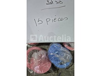 Set van 8 marinemutsen - nieuw set van 10 belgische supporter cap and bob items - nieuw set van 16 rasta-sjaals - nieuw set van 7 hoogwaardige witte sjaals - nieuw set van 4 mickey glove + hoofdband sets - nieuw set van 8 sets hoofdband + strik + staart verschillende dieren - nieuw carnival item set van 10 nepkettingen - nieuw set van 15 gigantische poppen voor carnival - nieuw set van 11 pakjes kerstwijnlabels om aan te passen - nieuw set van 11 pakken hoofdband + giraffestaartset - nieuw - afbeelding 6 van  10