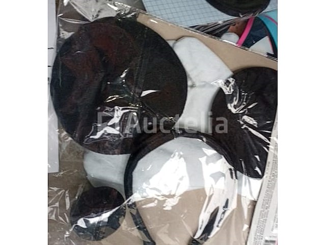 Set van 8 marinemutsen - nieuw set van 10 belgische supporter cap and bob items - nieuw set van 16 rasta-sjaals - nieuw set van 7 hoogwaardige witte sjaals - nieuw set van 4 mickey glove + hoofdband sets - nieuw set van 8 sets hoofdband + strik + staart verschillende dieren - nieuw carnival item set van 10 nepkettingen - nieuw set van 15 gigantische poppen voor carnival - nieuw set van 11 pakjes kerstwijnlabels om aan te passen - nieuw set van 11 pakken hoofdband + giraffestaartset - nieuw - afbeelding 7 van  10