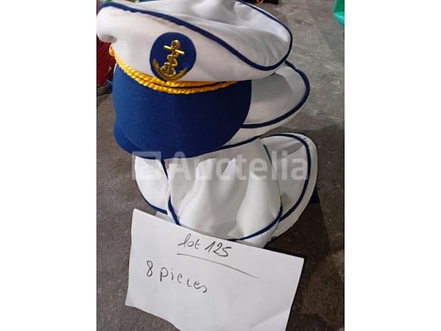 Set van 8 marinemutsen - nieuw set van 10 belgische supporter cap and bob items - nieuw set van 16 rasta-sjaals - nieuw set van 7 hoogwaardige witte sjaals - nieuw set van 4 mickey glove + hoofdband sets - nieuw set van 8 sets hoofdband + strik + staart verschillende dieren - nieuw carnival item set van 10 nepkettingen - nieuw set van 15 gigantische poppen voor carnival - nieuw set van 11 pakjes kerstwijnlabels om aan te passen - nieuw set van 11 pakken hoofdband + giraffestaartset - nieuw - afbeelding 10 van  10