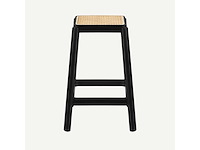 Set van 8 vierkante 63 cm cane high stools (7 zwarte en 1 walnoot) - afbeelding 2 van  5