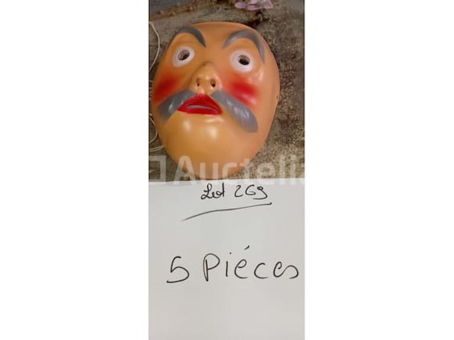 Set van 9 carnival anonymous maskers - nieuw set van 14 carnavalsmaskers - nieuw set van 5 gilles de binche-maskers - nieuw set van 3 carnavalsmaskers - nieuw set van 30 carnival pirate eye patch packs - nieuw set van 50 carnival pirate eye patch packs - nieuw set van 6 carnival pirate dive accessoirepakketten - nieuw - afbeelding 2 van  8