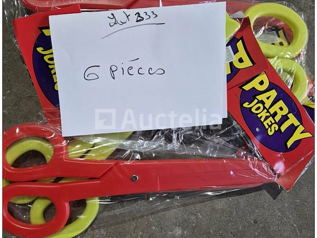 Set van 9 harlequin carnival sets strik+masker+bretels - nieuw set van 9 tassen van carnavalsstoffen set van 5 carnavalsboa-stands - nieuw set van 96 belgische supporter bloemenkettingen - nieuw set van 16 nep-bomcarnavalsitems - nieuw set van 19 kermisaccessoires reusachtige thermometers - nieuw set van 12 belgische supporter bloemenkettingen - nieuw set van 6 kermis reuzenschaar-pakket - nieuw - afbeelding 6 van  7