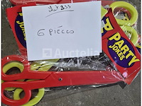 Set van 9 harlequin carnival sets strik+masker+bretels - nieuw set van 9 tassen van carnavalsstoffen set van 5 carnavalsboa-stands - nieuw set van 96 belgische supporter bloemenkettingen - nieuw set van 16 nep-bomcarnavalsitems - nieuw set van 19 kermisaccessoires reusachtige thermometers - nieuw set van 12 belgische supporter bloemenkettingen - nieuw set van 6 kermis reuzenschaar-pakket - nieuw - afbeelding 6 van  7