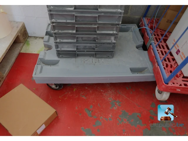 Set van bakken en dozen - afbeelding 3 van  15