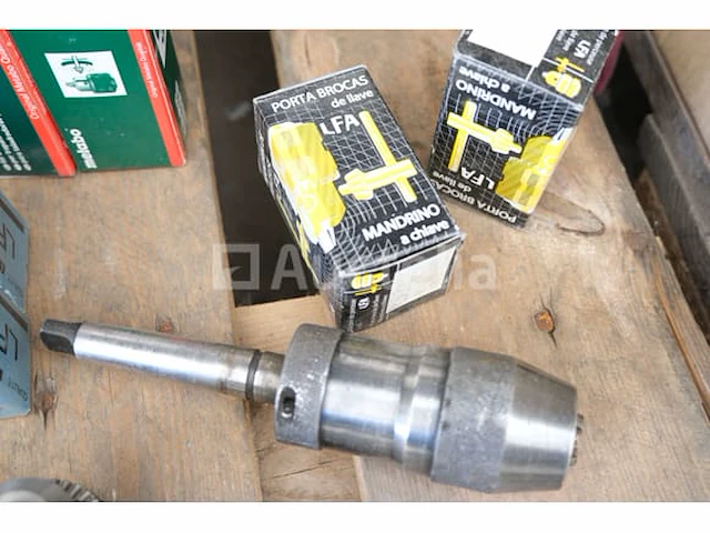 Set van boorhouders voor machine - afbeelding 3 van  11