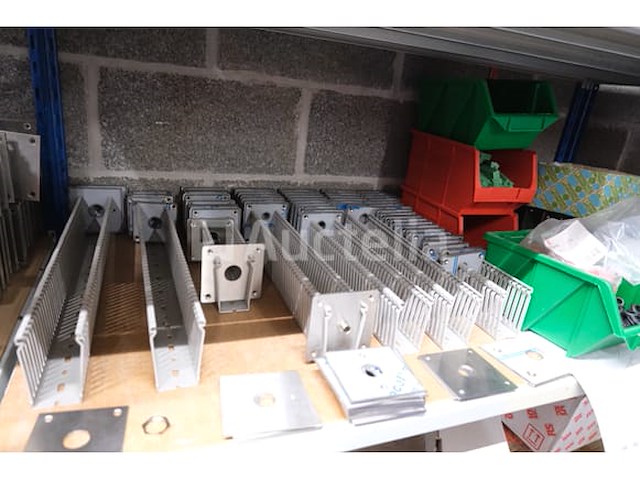 Set van diverse elektrische apparatuur (grote aantal) - afbeelding 4 van  17