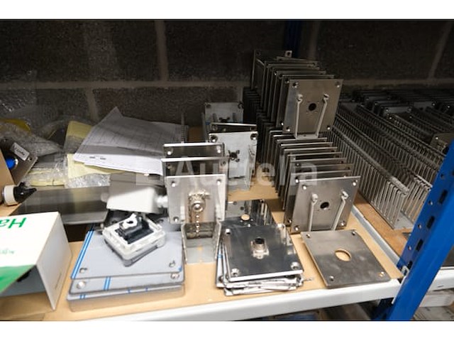 Set van diverse elektrische apparatuur (grote aantal) - afbeelding 15 van  17