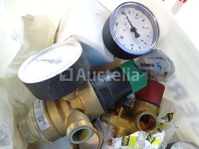 Set van diverse verwarmingsaccessoires - afbeelding 3 van  14