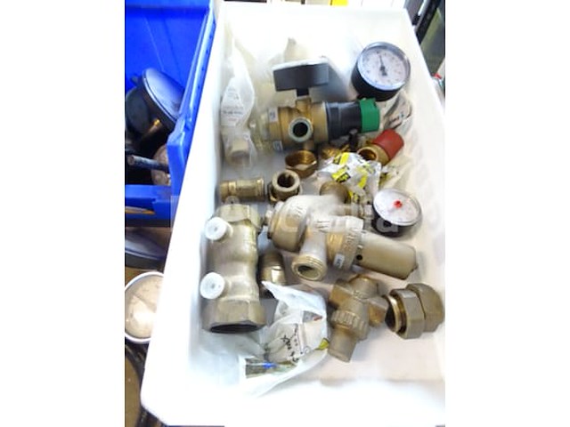 Set van diverse verwarmingsaccessoires - afbeelding 4 van  14