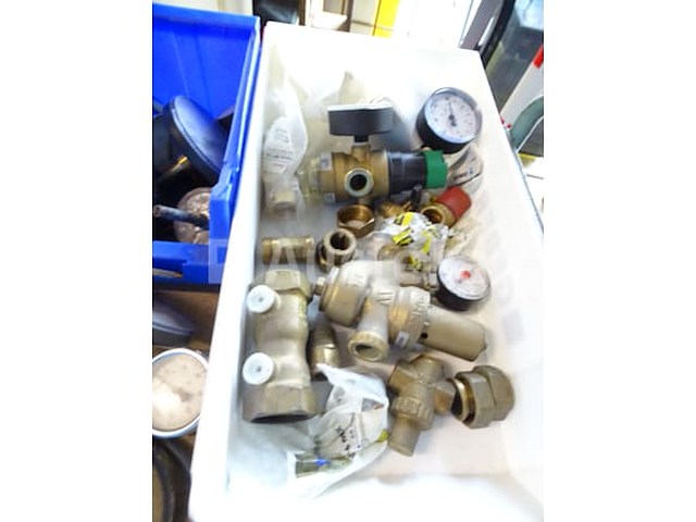 Set van diverse verwarmingsaccessoires - afbeelding 13 van  14