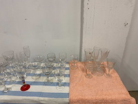 Set van glazen en kristal - afbeelding 3 van  8