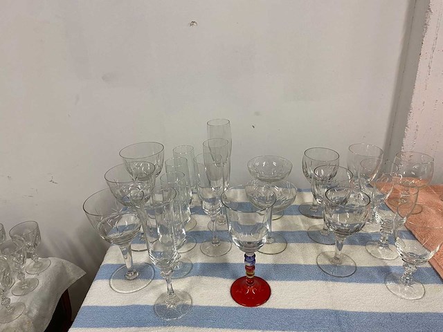 Set van glazen en kristal - afbeelding 4 van  8