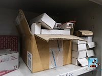 Set van kasten met inhoud - afbeelding 12 van  27
