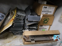 Set van kasten met inhoud - afbeelding 6 van  20