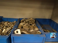Set van kasten met inhoud - afbeelding 15 van  20
