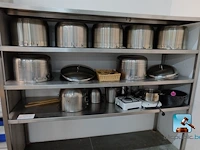 Set van kookpotten en kooktoestellen