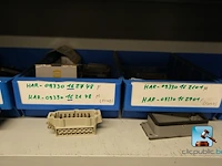 Set van metalen kasten met inhoud - afbeelding 3 van  35