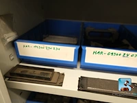 Set van metalen kasten met inhoud - afbeelding 7 van  35