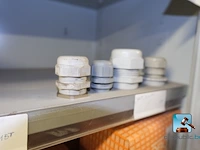 Set van metalen kasten met inhoud - afbeelding 16 van  35