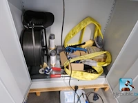 Set van metalen kasten met inhoud - afbeelding 8 van  16