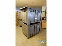 Set van palletboxen