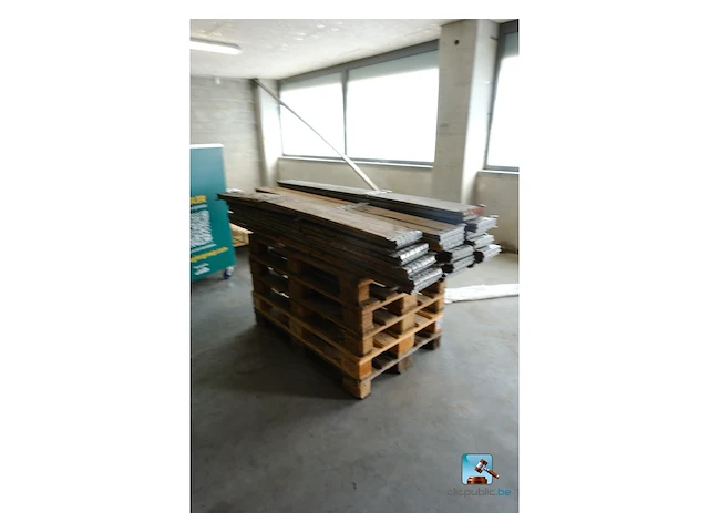 Set van pallets en opzetstukken - afbeelding 1 van  4