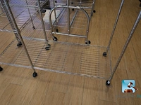 Set van planken en kledingrek met inhoud - afbeelding 5 van  10