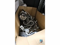 Set van rekken met inhoud - afbeelding 16 van  18